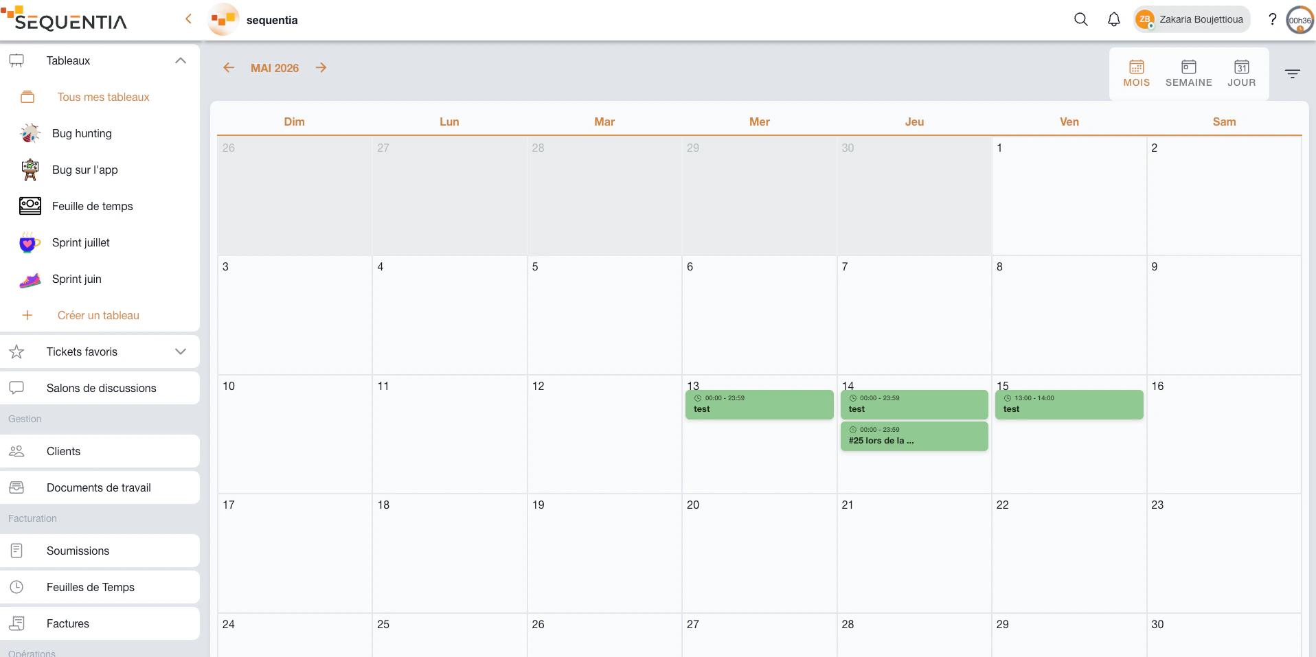Calendrier mensuel Sequentia avec événements et échéances liés au travail planifié.