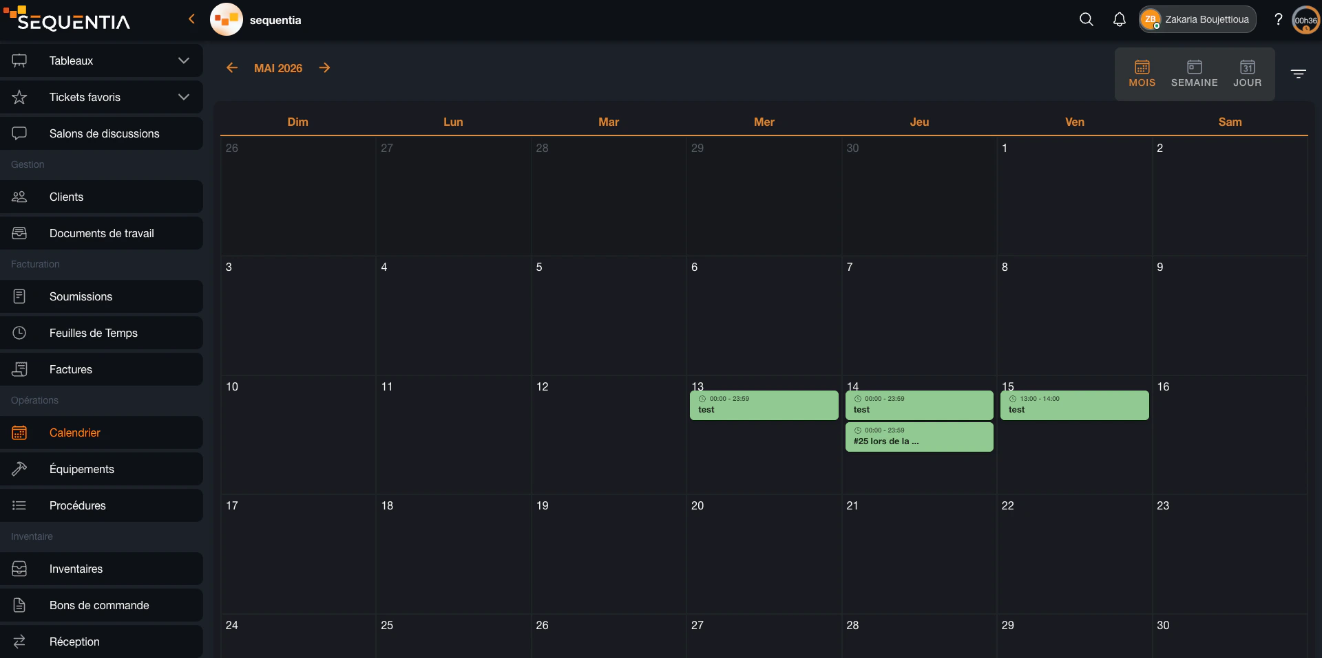 Calendrier mensuel Sequentia avec événements et échéances liés au travail planifié.
